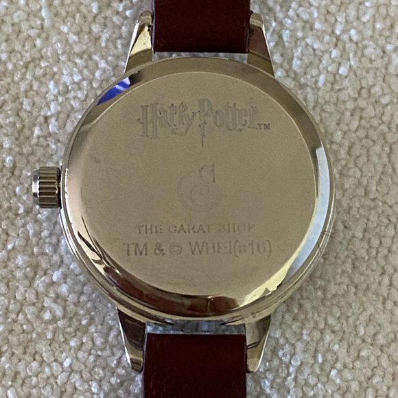 Official Harry Potter Platform 9 3/4 Watch - Picture 3 of 6